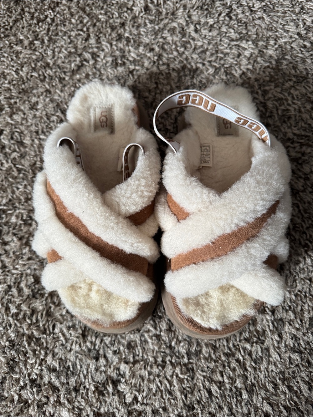 UGG Toddler Fluff Crossband Sandal - Chestnut/Sheepskin